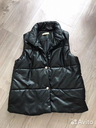 Жилетка безрукавка