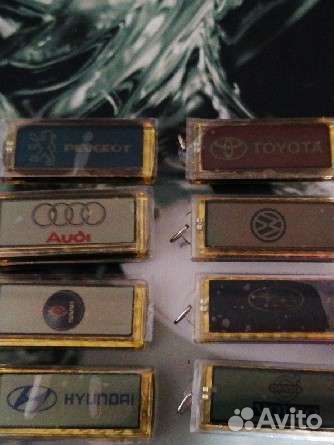 Брелок для ключей автомобиля с логотипом