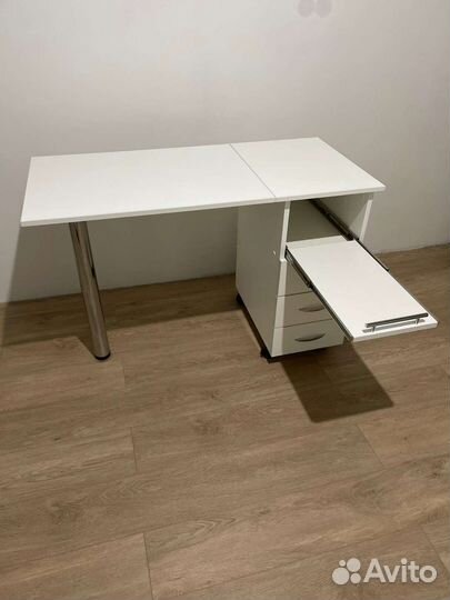 Складной маникюрный стол + полка