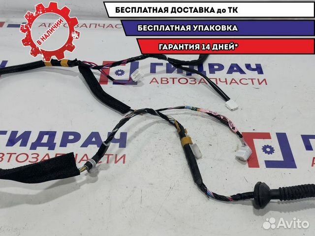 Проводка двери задней правой Toyota Highlander 2 82153-48140