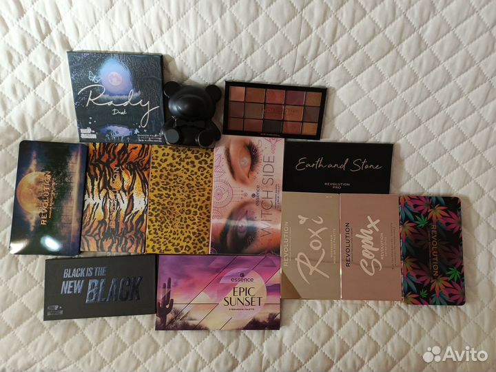 Тени для век, палетки в прекрасном состоянии