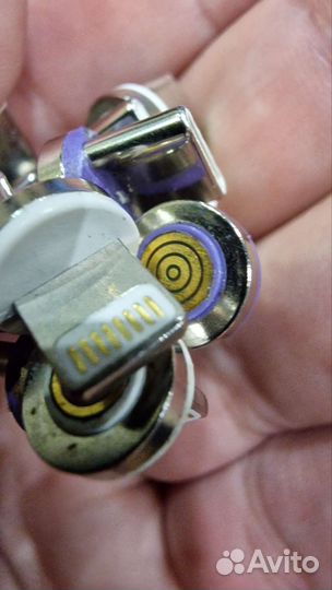 Для зарядного кабеля с магнитным круглым разъемом