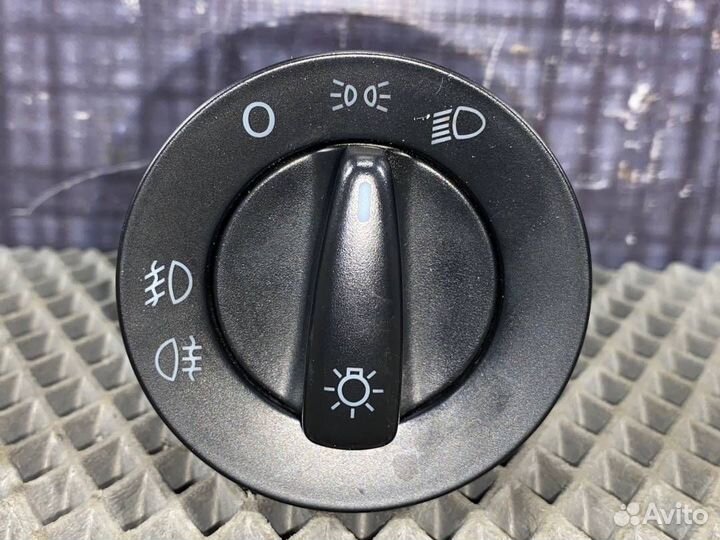 Переключатель света Volkswagen Passat Variant B5
