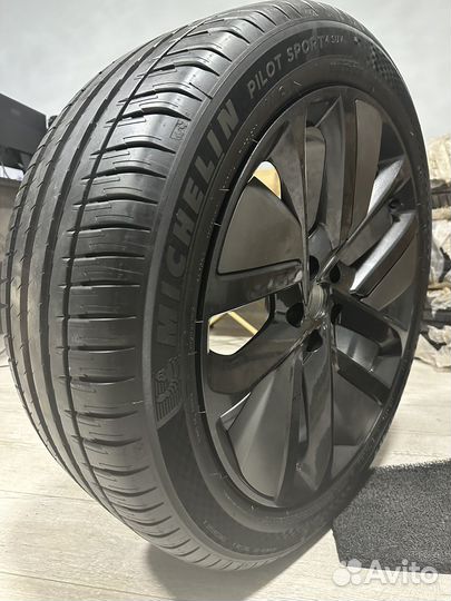 Шины диски и колеса 265/45 R21