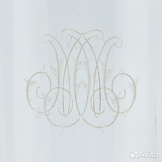 Флакон с вензелем