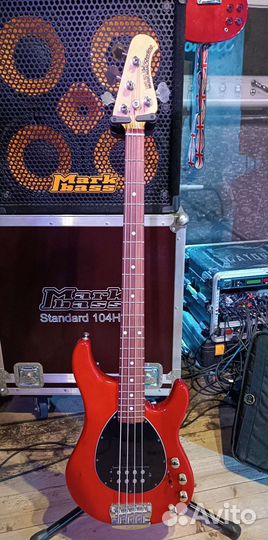 Бас-гитара Music Man USA 2000