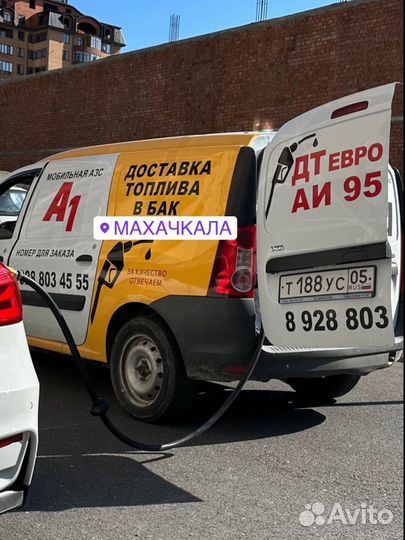 Водитель на largus