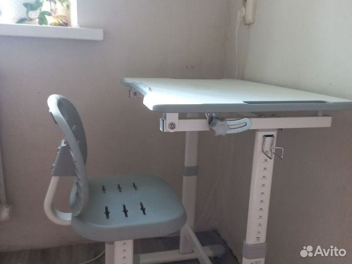 Парта и стул комплект (растущая от 115см до 170)