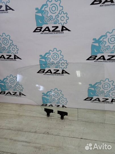 Стекло заднее боковое правое Kia Rio 4