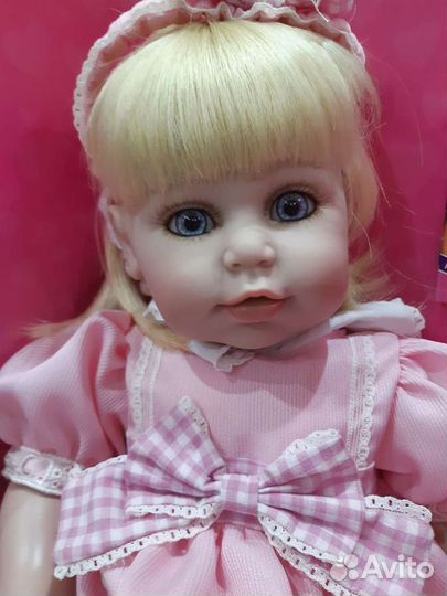 Кукла Адора