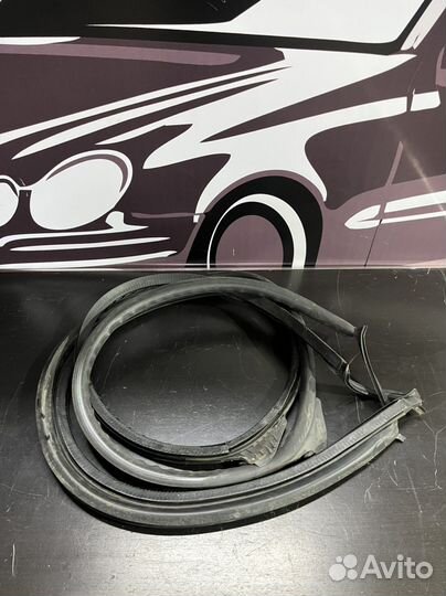 Уплотнитель заднего стекла Мерседес w210 e55amg