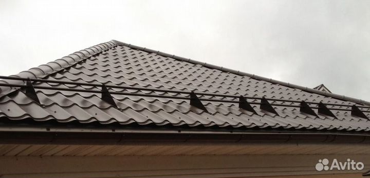 Снегозадержатели – безопасность для вашего участка