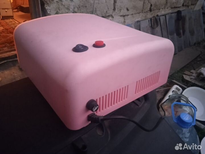 Лампа для сушки ногтей