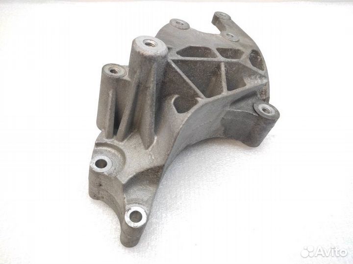 Кронштейн гидроусилителя руля Mitsubishi Outlander