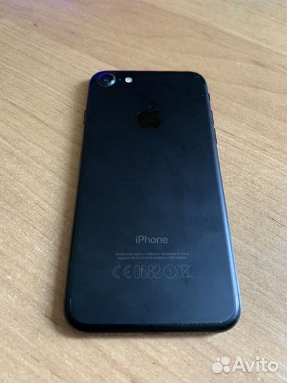 Телефон iPhone 7