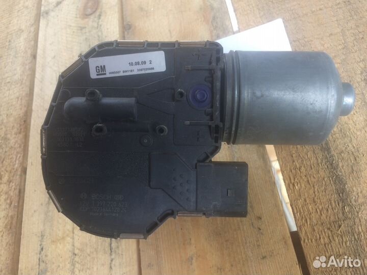 Моторчик передних стеклоочистителей Opel Astra J