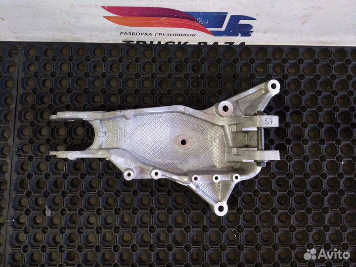 Кронштейн кабины передний левый Scania 5-series