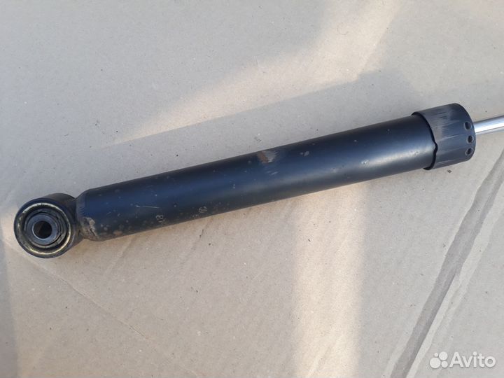 Амортизатор задний VW Jetta 6 для многорычажки