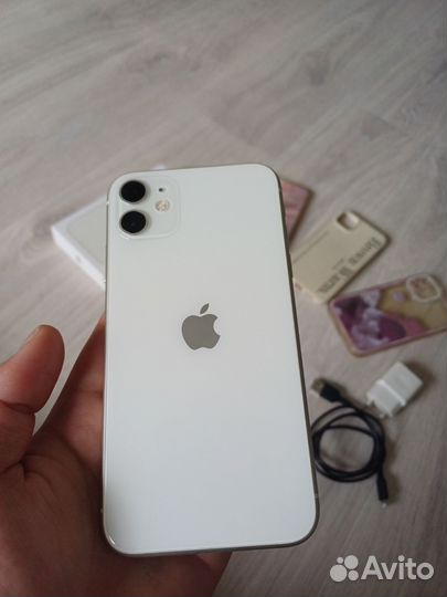 iPhone 11, 64 ГБ