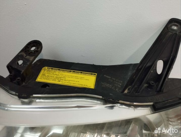 Фара левая Паджеро 4