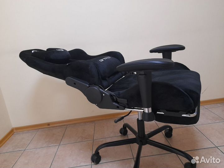 Кресло игровое компьютерное с подставкой Велюр