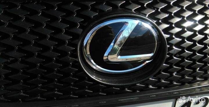 Стеклянная эмблема Lexus в решетку радиатора X2NM7