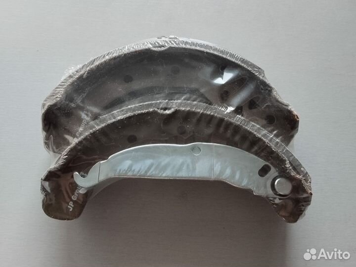 Тормозные колодки задние