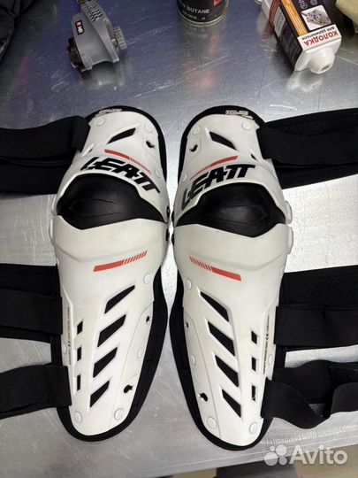 Наколенники leatt dual axis knee