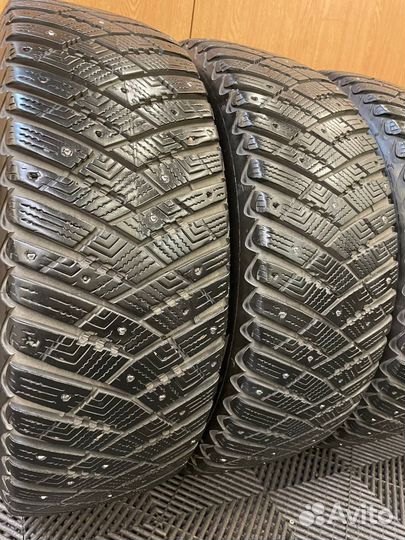 Goodyear UltraGrip Ice Arctic SUV 235/55 R19 105T