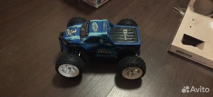 Машинка на радиоуправлении внедорожник