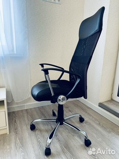 Компьютерное кресло руководителя