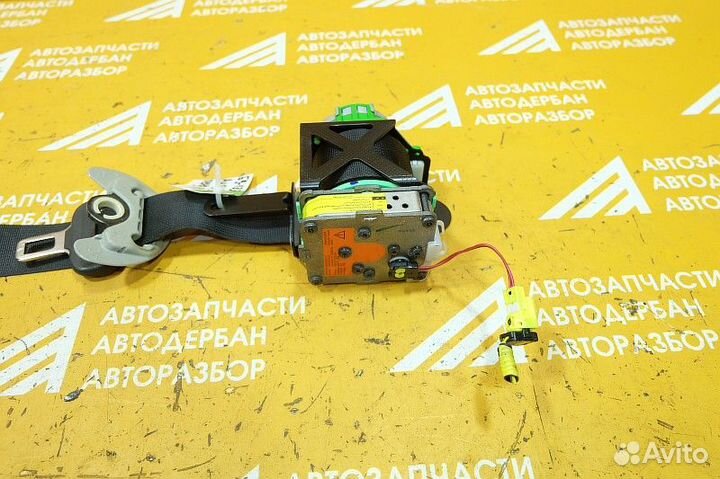 Ремень безопасности передний Toyota Auris E150