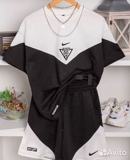 Спортивный костюм nike с шортами