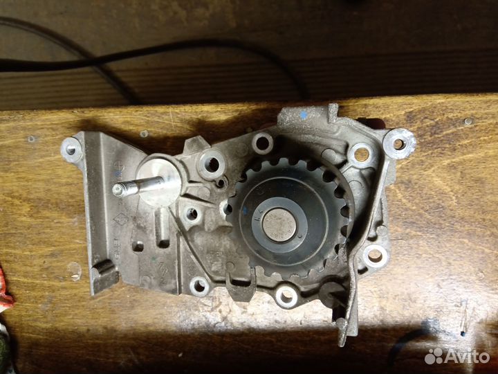 Помпа Renault logan 2 K4M