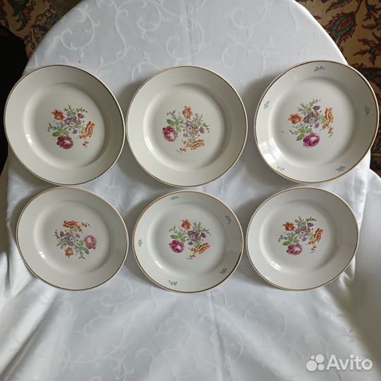 Тарелки большие плоские обеденные