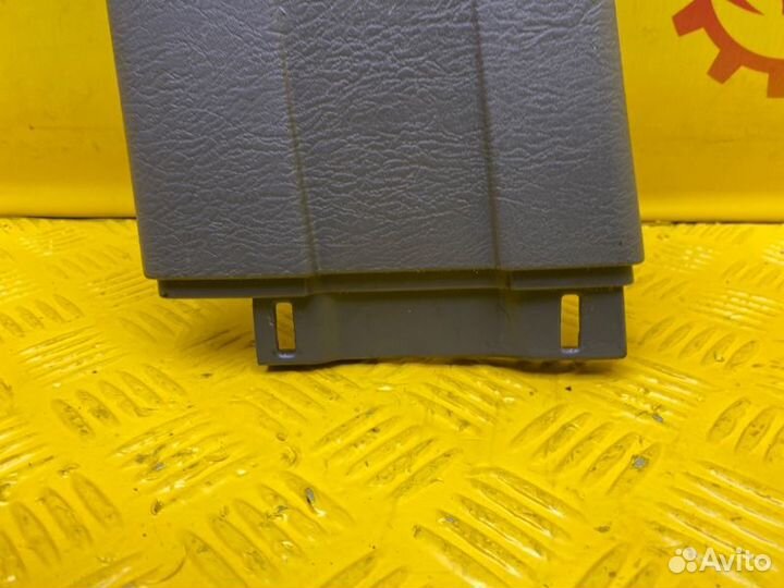 Обшивка стойки левая Jeep Liberty/Cherokee KJ 2.8