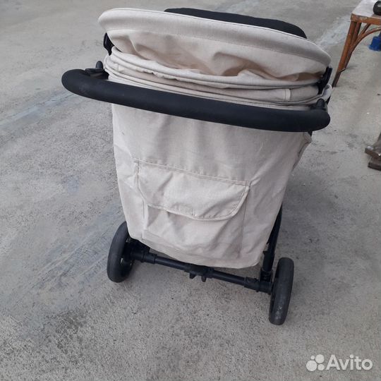 Коляска прогулочная