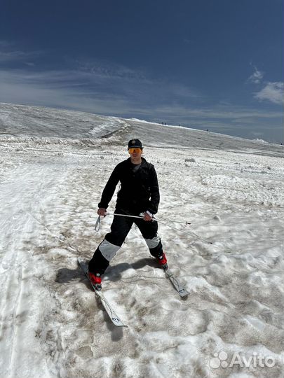 Инструктор по горным лыжам