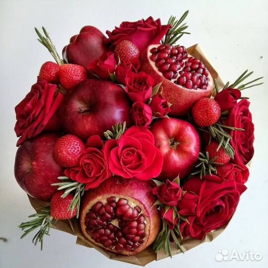 Клубника в букете