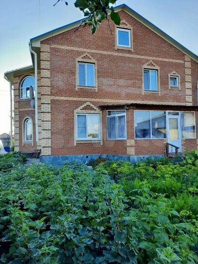 Коттедж 219 м² на участке 7 сот.