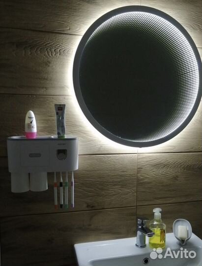 Полка для ванной с дозатором (диспенсер)