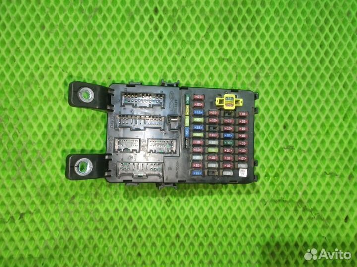 Блок предохранителей Kia Rio