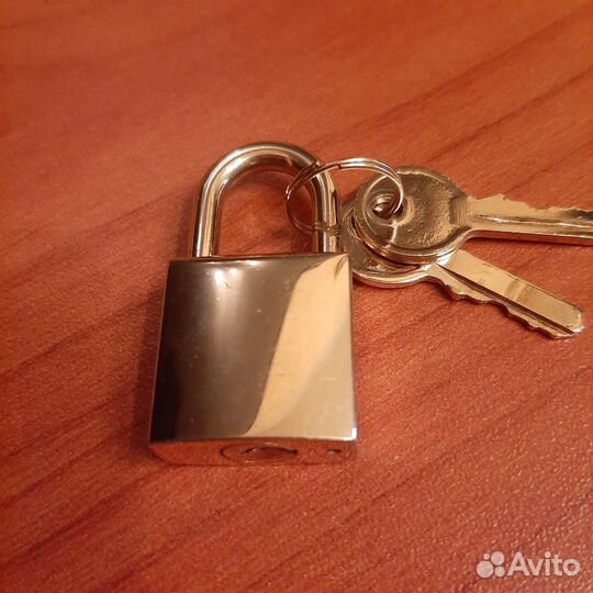 Замок для чемодана