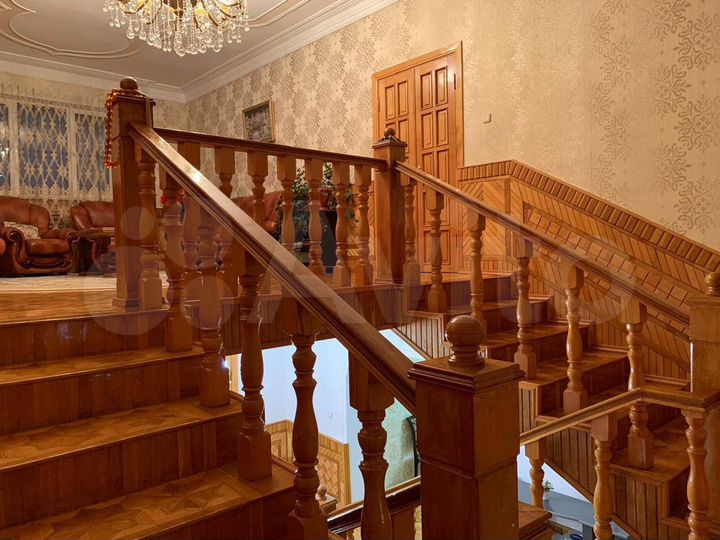 Дом 298 м² на участке 6 сот.