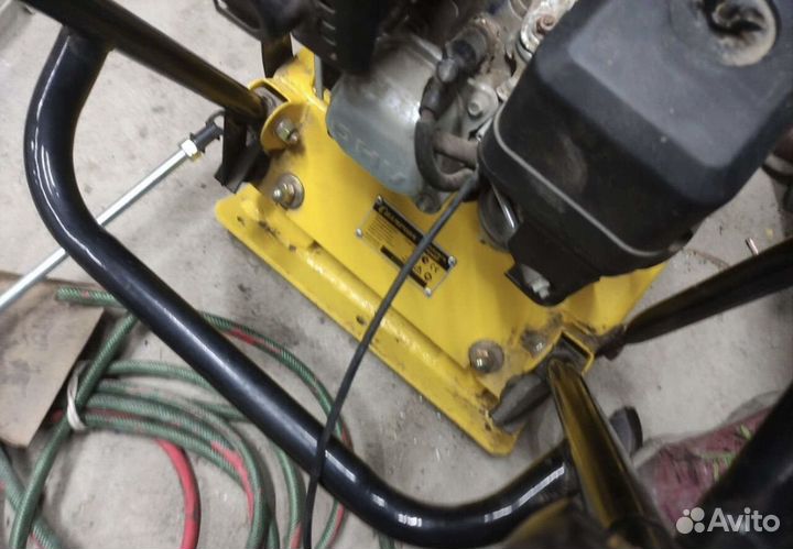 Прокат Виброплита 4-х тактная champion PC9045F