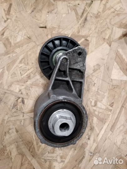 Натяжитель ремня в сборе для Мерседес 190