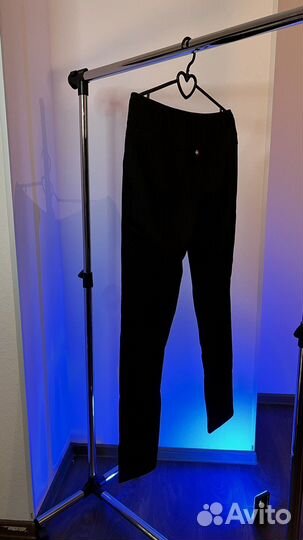 Брюки чёрные зауженные с идеальной посадкой