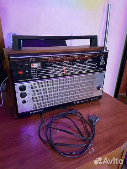 Радиоприемник СССР океан 209