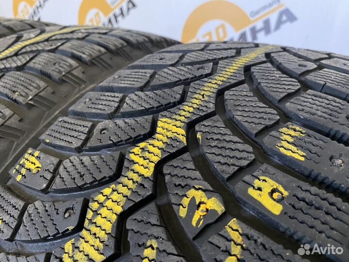 Bridgestone Blizzak Spike-01 235/55 R17