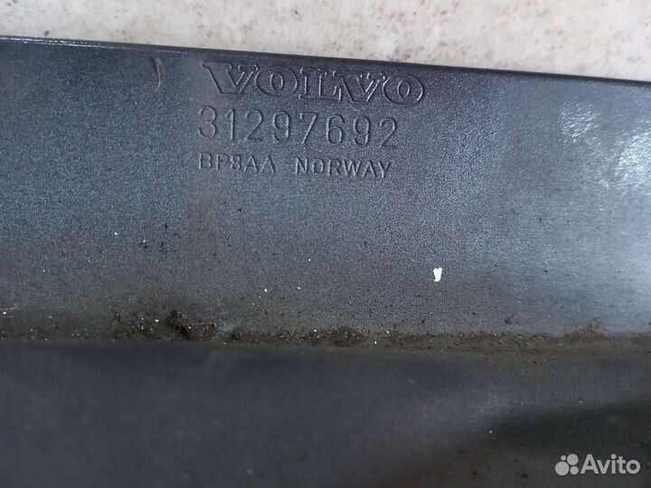 Усилитель бампера передний Volvo XC60